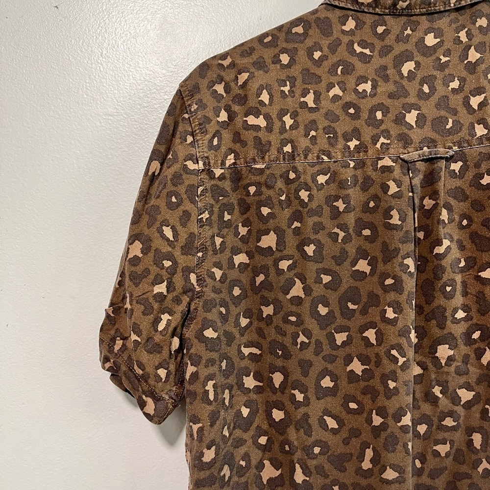 Vintage Re-Mastered Leopard Print Button-Up Shirt Unisex XS - Picture 4 of 13